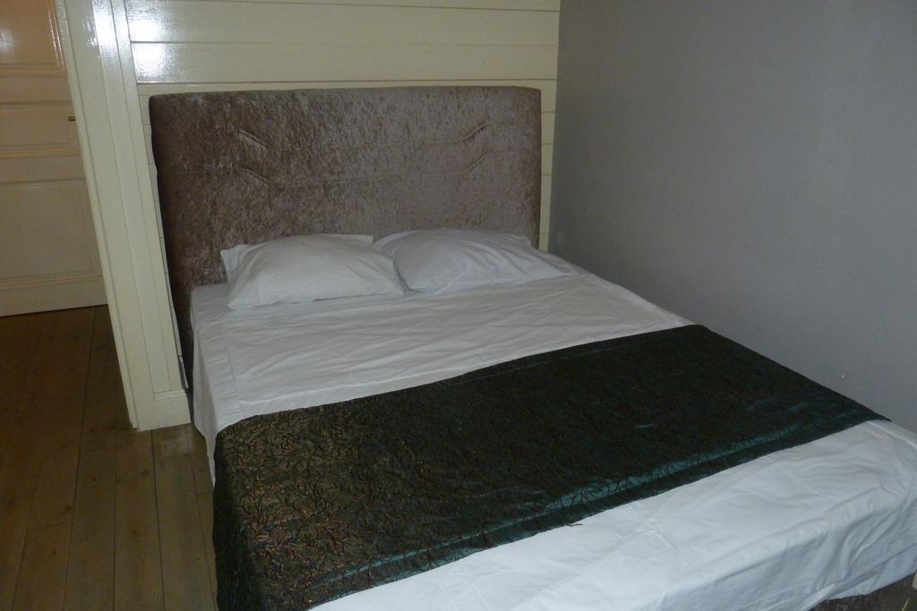 Eagles Budget Home Istanbul Room photo